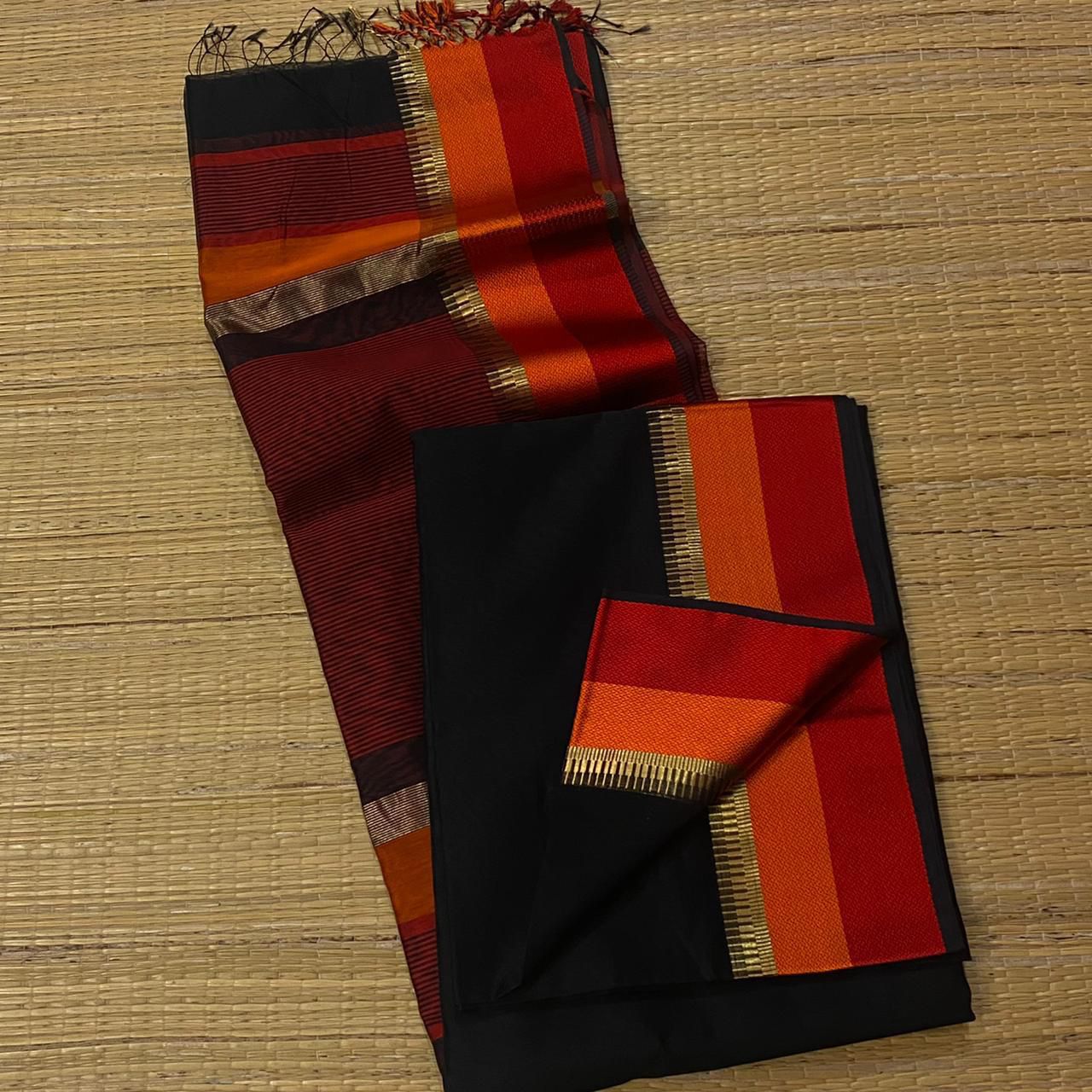 Maheshwari handloom temple resham border black saree - Image 3